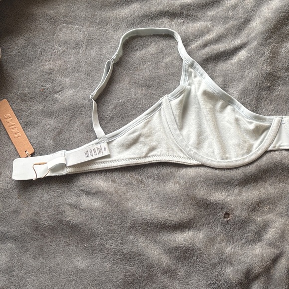 SKIMS Logo Underwire Bra in Frost -Limited Edition. - Picture 7 of 13